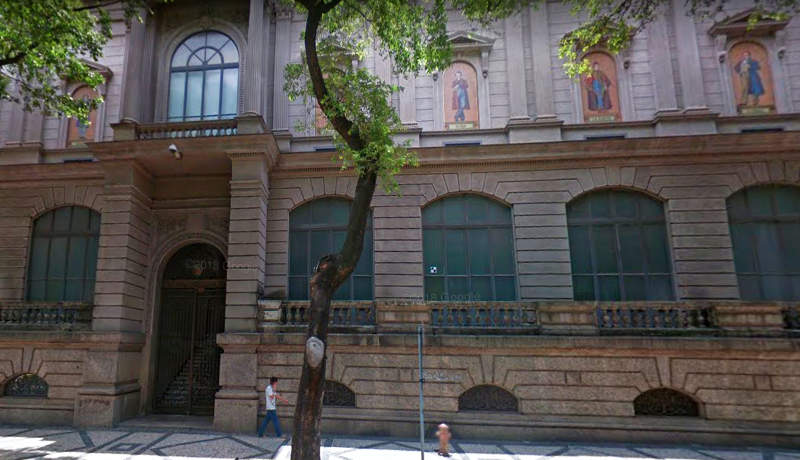 A fachada da Belas Artes com os olhos do Google Maps.